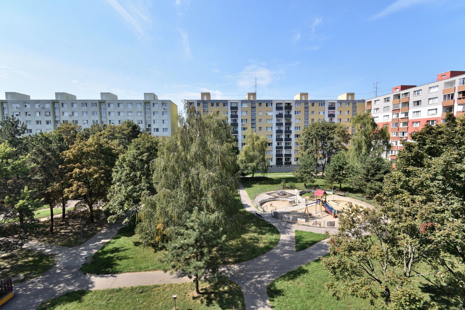 PRENAJATÉ: 4 izbový byt, Farského 12, Petržalka, Bratislava V – TOP PONUKA 709 | Roweservices s.r.o